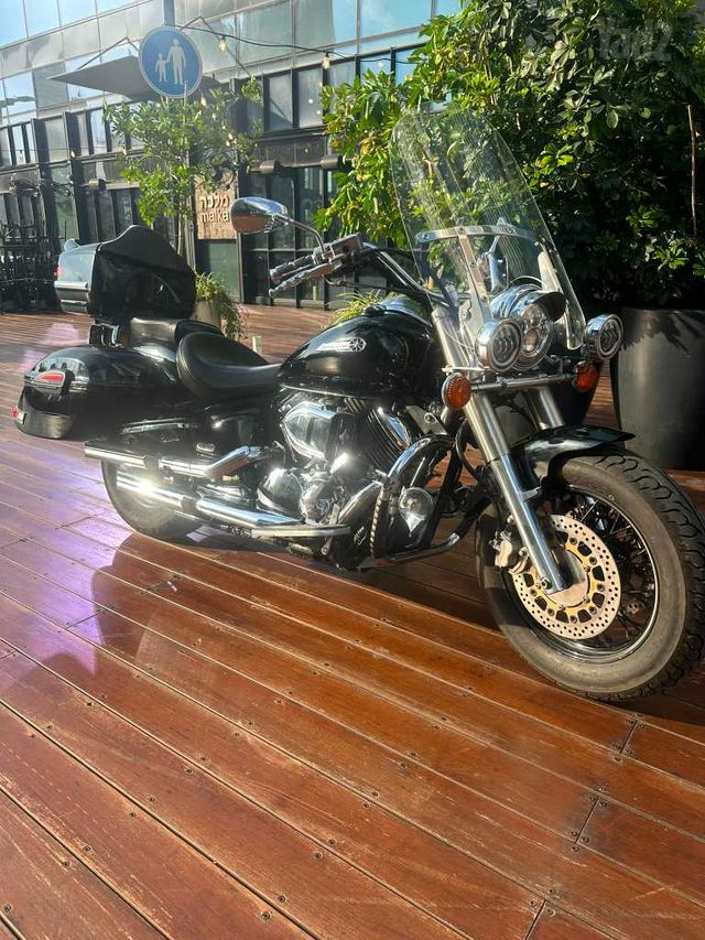 ימאהה XVS1100 דראג-סטאר