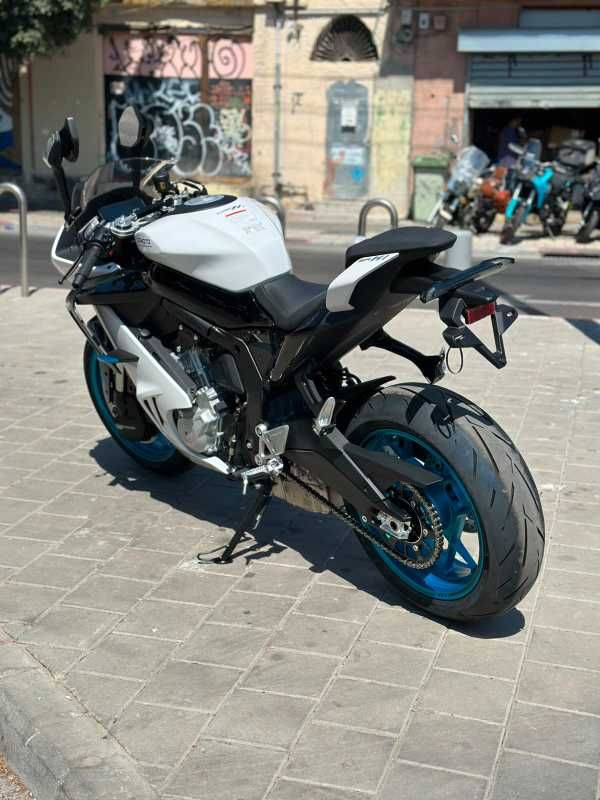 CF MOTO 675SR-R
