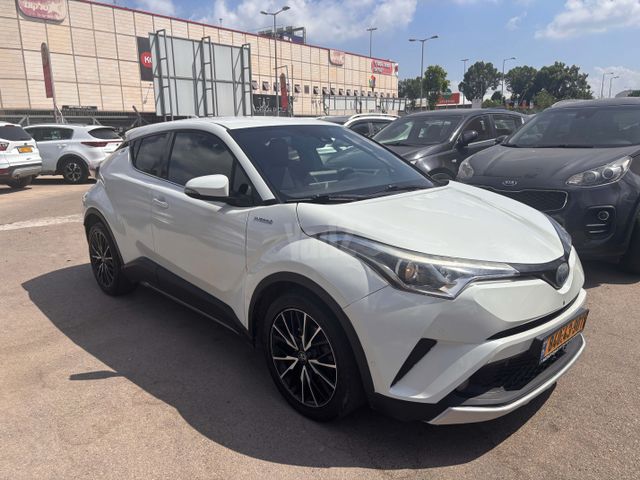 מודעת רכב טויוטה C-HR 1