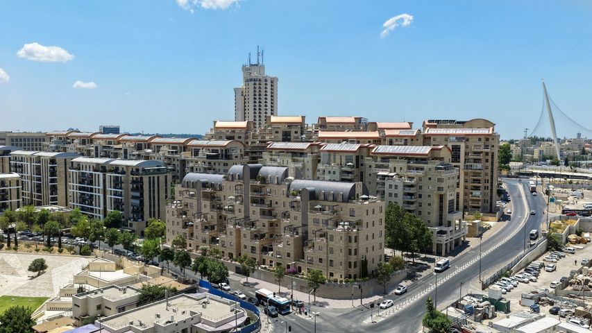 אבא אבן 5