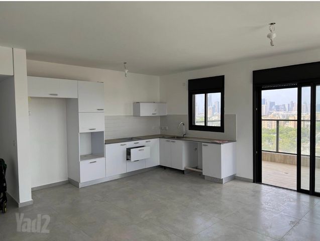 תמונה 3 של דירת 4 חדרים להשכרה בתל אביב יפו