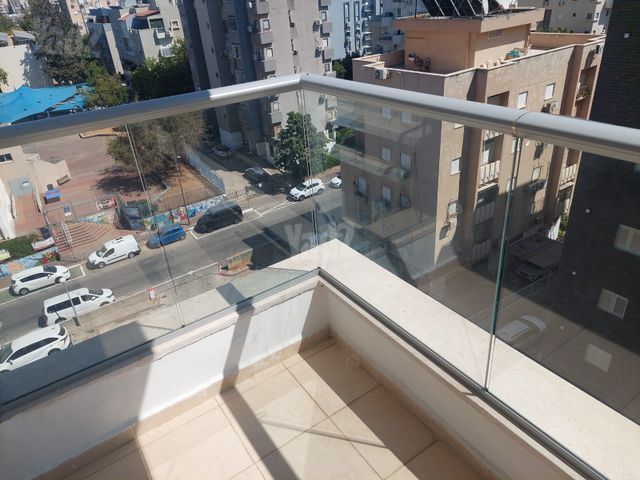 אברבנאל 26