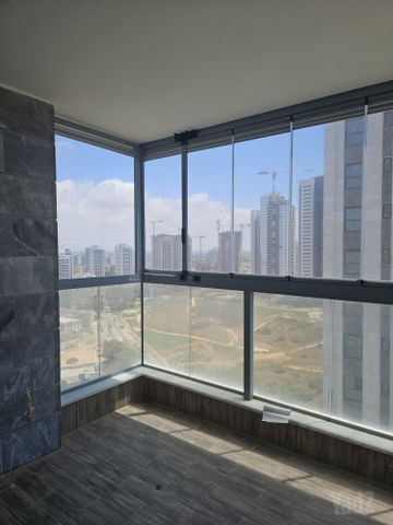 תמונה 8 של דירת 5 חדרים להשכרה בנתניה