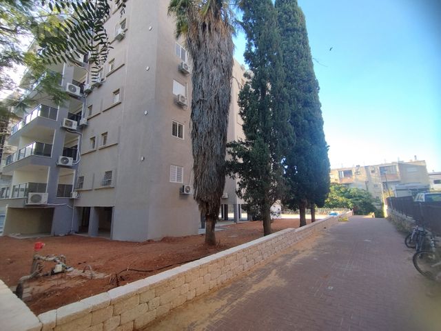 דירה, בית וקאנטרי, גיורא יוספטל, גבעת שמואל