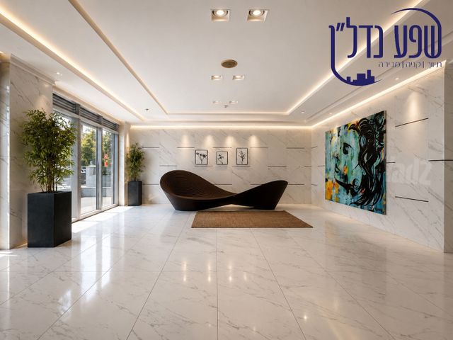 Holon, Israel 10