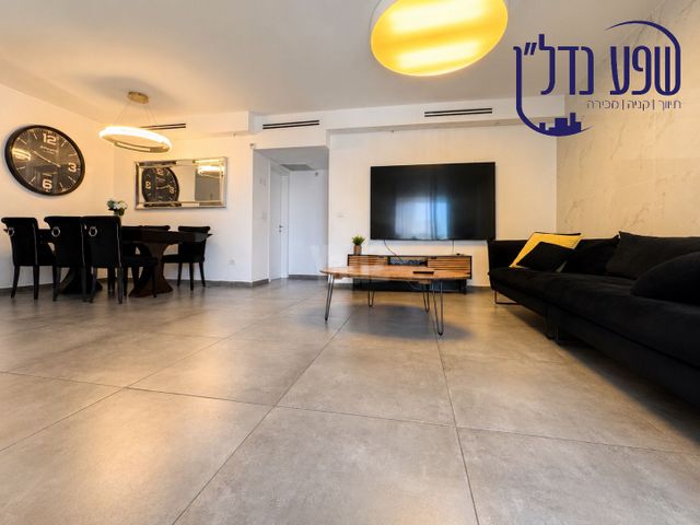 Holon, Israel 2