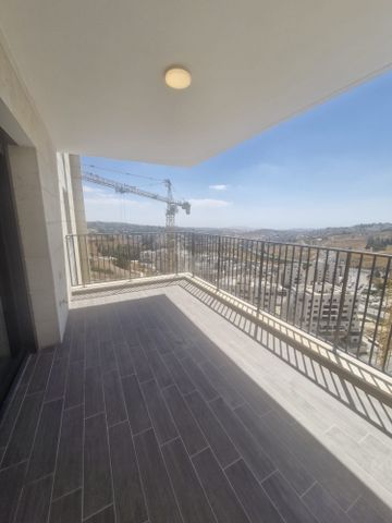 דירה למכירה בירושלים (תיווך) — 3