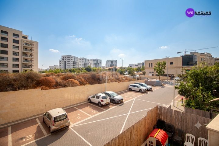 ספיר 25