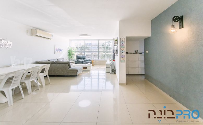 האחים אוסטשינסקי 