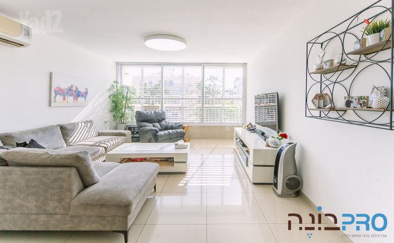 האחים אוסטשינסקי 