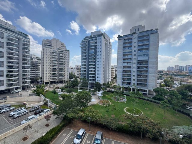 סמיר משה נקאש 