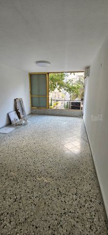 קרית שמונה 11