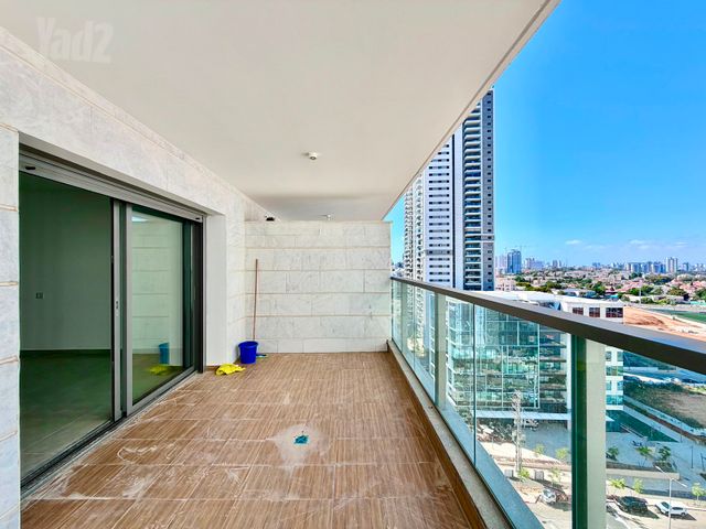 תמונה 4 של דירת 5 חדרים להשכרה בנתניה