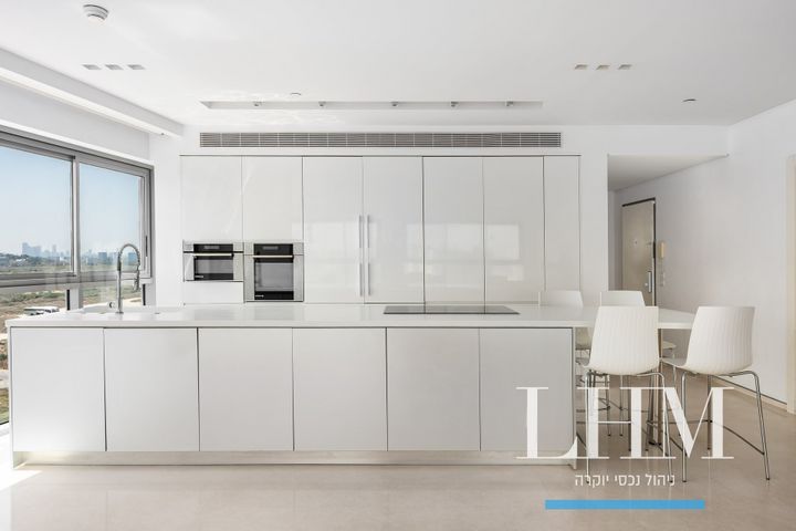תמונה 5 של דירת 3 חדרים להשכרה בהרצליה