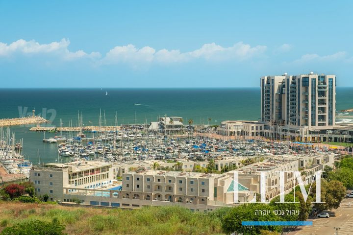 השונית 10