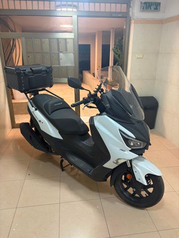 מודעת רכב סאן יאנג ג'וי-מקס 250 XI