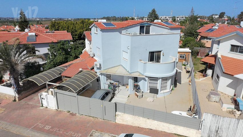 גולן 10