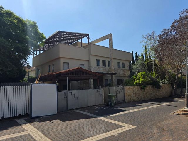 דירה, הציפורים 6, בנה ביתך, קדימה צורן
