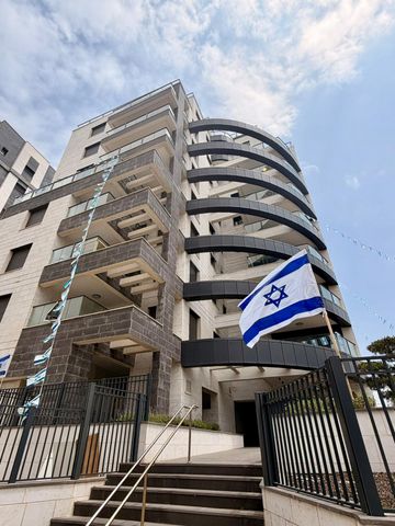 שדרות מנחם בגין 43