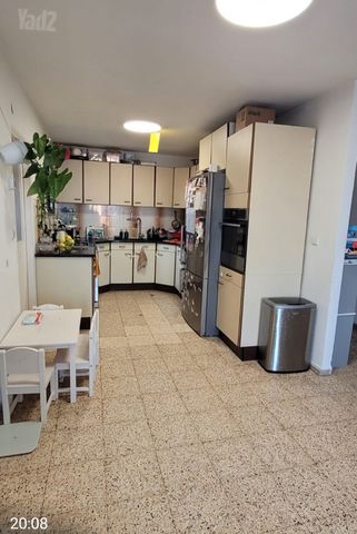 משה שרת 22