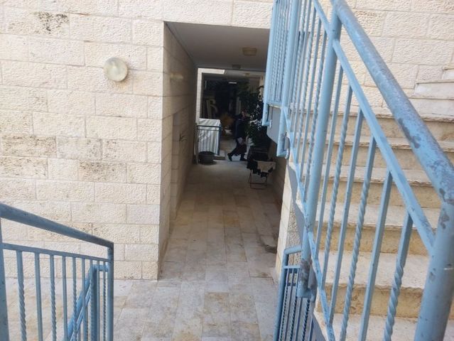 א.י. שחראי 16