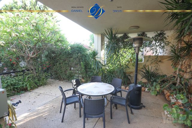 דו משפחתי, קמיל הויסמנס, הוד הכרמל, דניה, חיפה