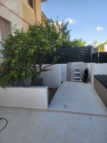 מתחם 200