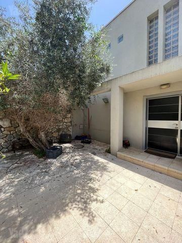 התאנה 10