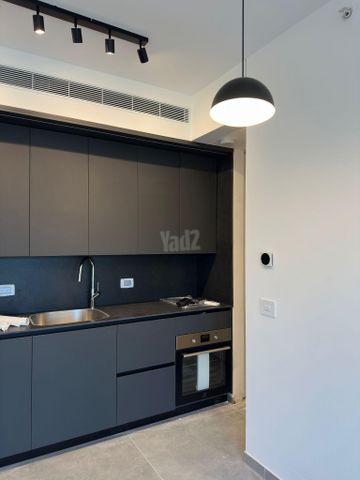 שריד 28