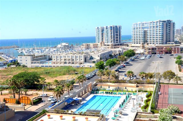 השונית 10