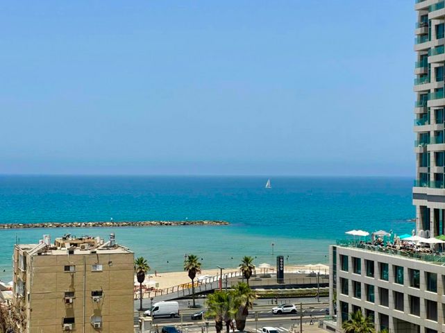 נחמיה 