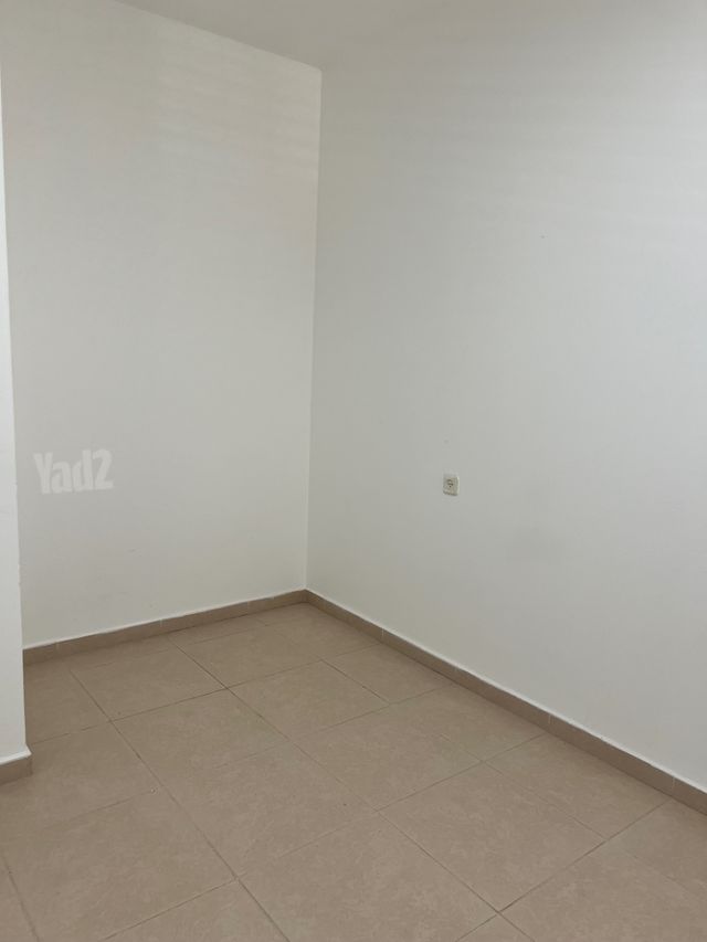 דירה, נעורים, ראשון לציון