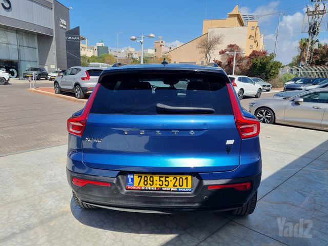מודעת רכב וולוו XC40 2