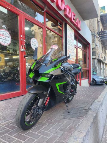מודעת רכב קאוואסאקי נינג'ה ZX 10R