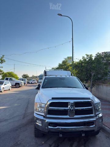 מודעת רכב דודג'
