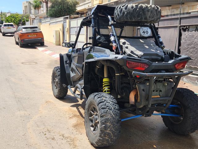 מודעת רכב פולריס