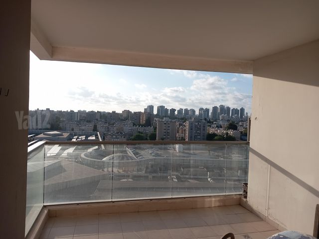 המגדל הלבן 2