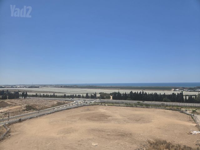 העגור 1