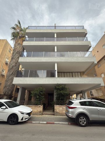 גבעתי 17