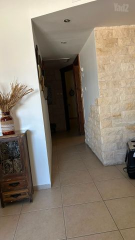 דקר 1
