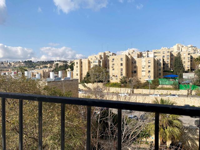 דירה למכירה בירושלים — 2