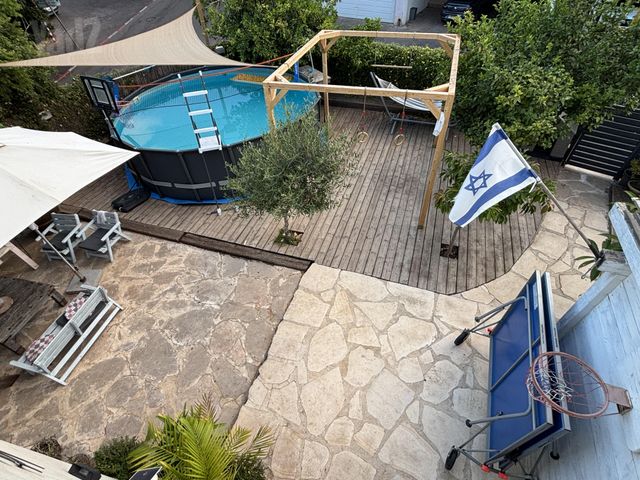 דו משפחתי, סמטת תרמ"ב 8, מול היקב, זכרון יעקב