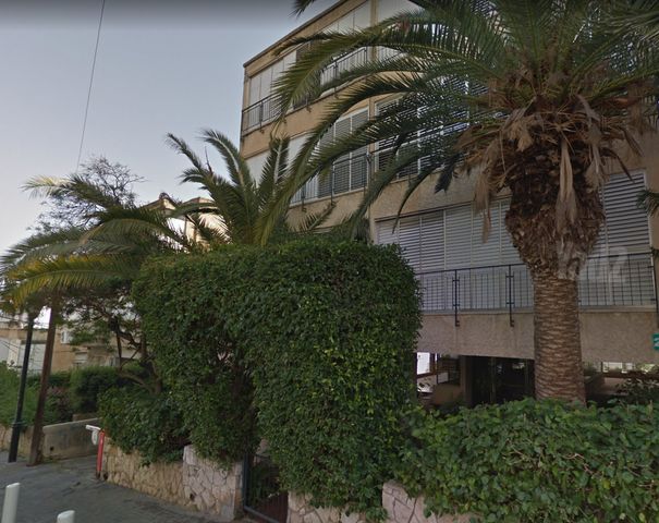 המגדל 23