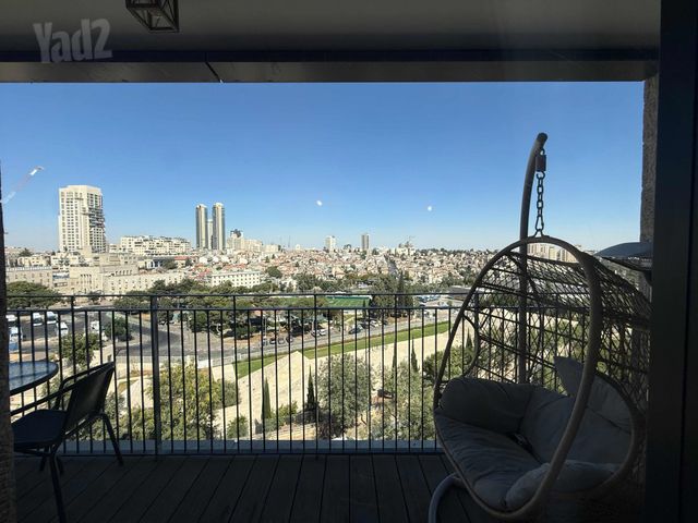 אבא אבן 3