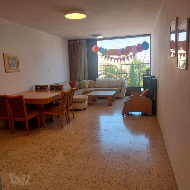 דירה, לוחמי הגטו 18, כפר גנים א, פתח תקווה
