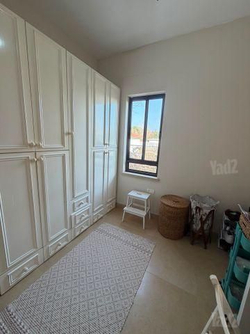 יחידת דיור, דרך הארז 128, בורגתה, בורגתה