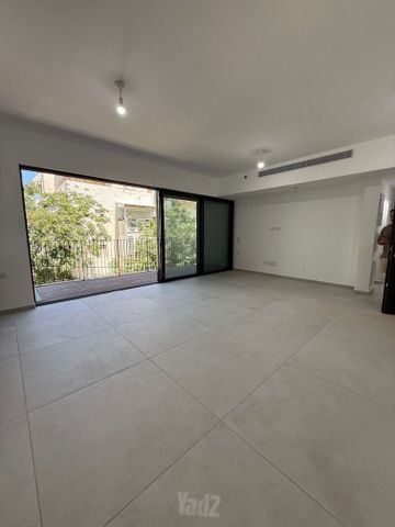דירה למכירה בתל אביב יפו (תיווך) — 2