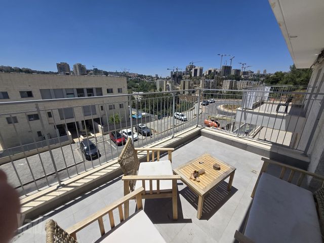 דירה למכירה בירושלים (תיווך) — 4