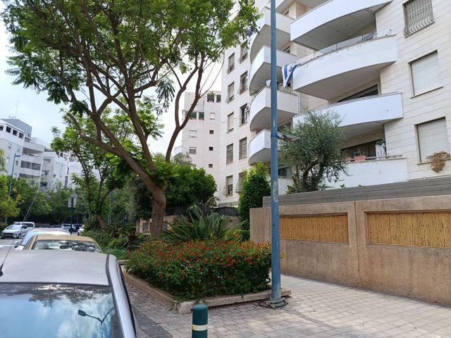 דירת גן, הדר המושבות הותיקה / אם המושבות הותיקה, פתח תקווה