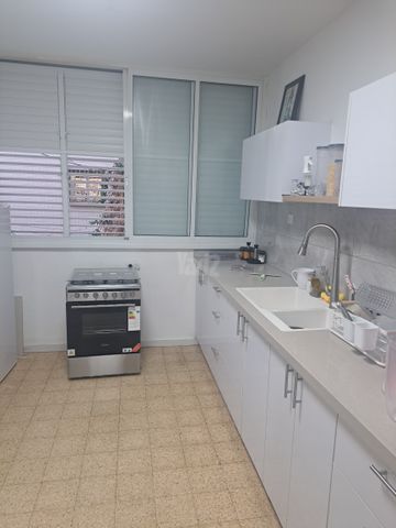 דירה, כפר גנים א, פתח תקווה